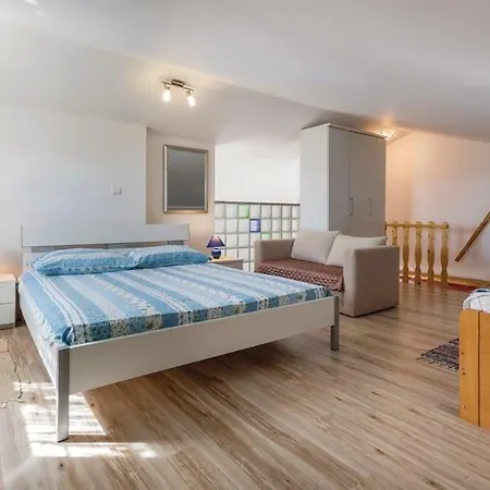 Lisicak Apartman *